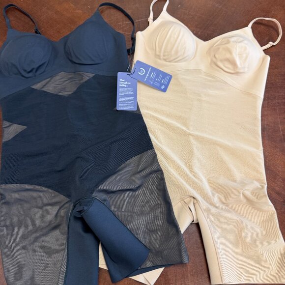 HoneyLove Low Back Bodysuits NEW size L in Sand and Runway Black 2 pack - Picture 16 of 16